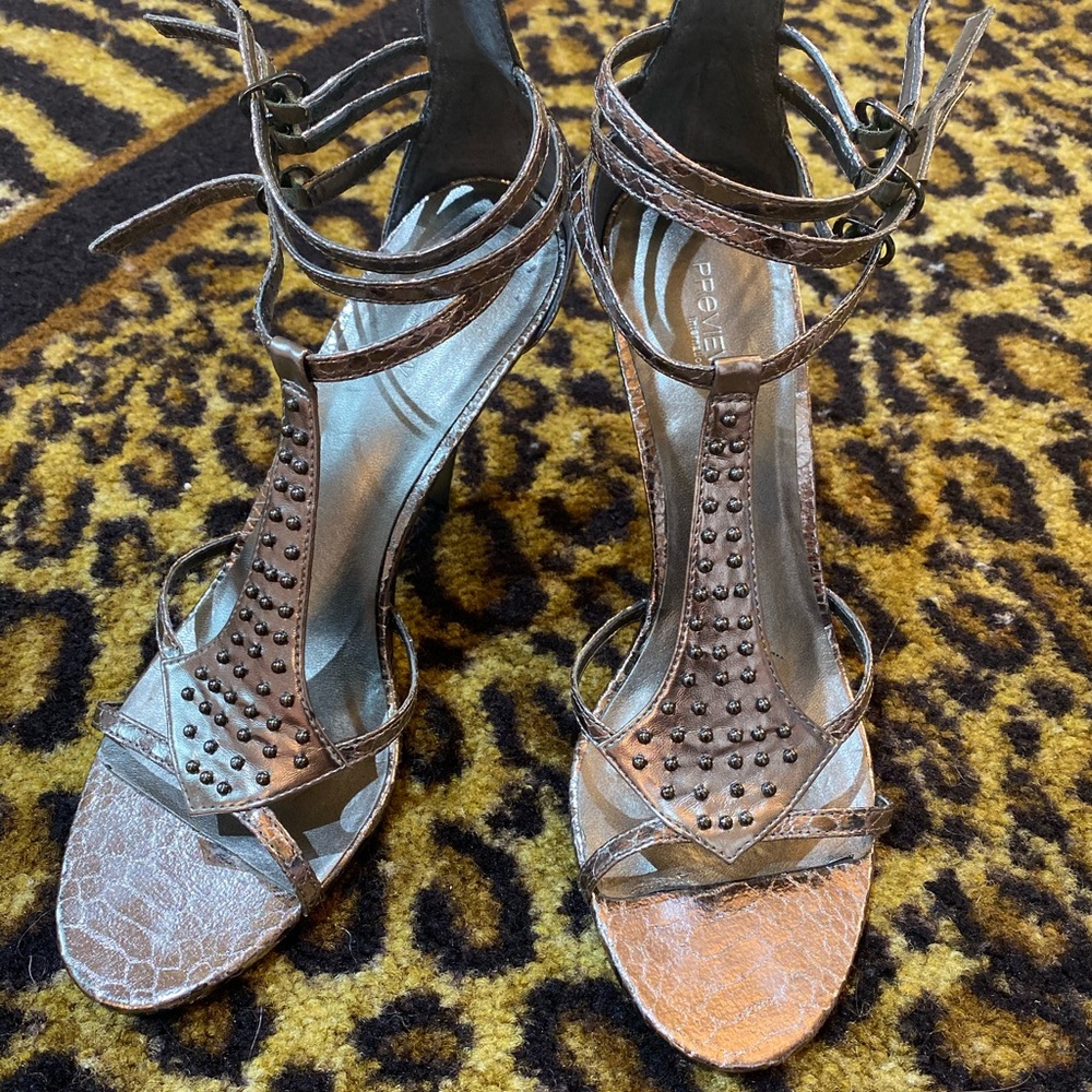 Gunmetal beaded heels with straps 🤩